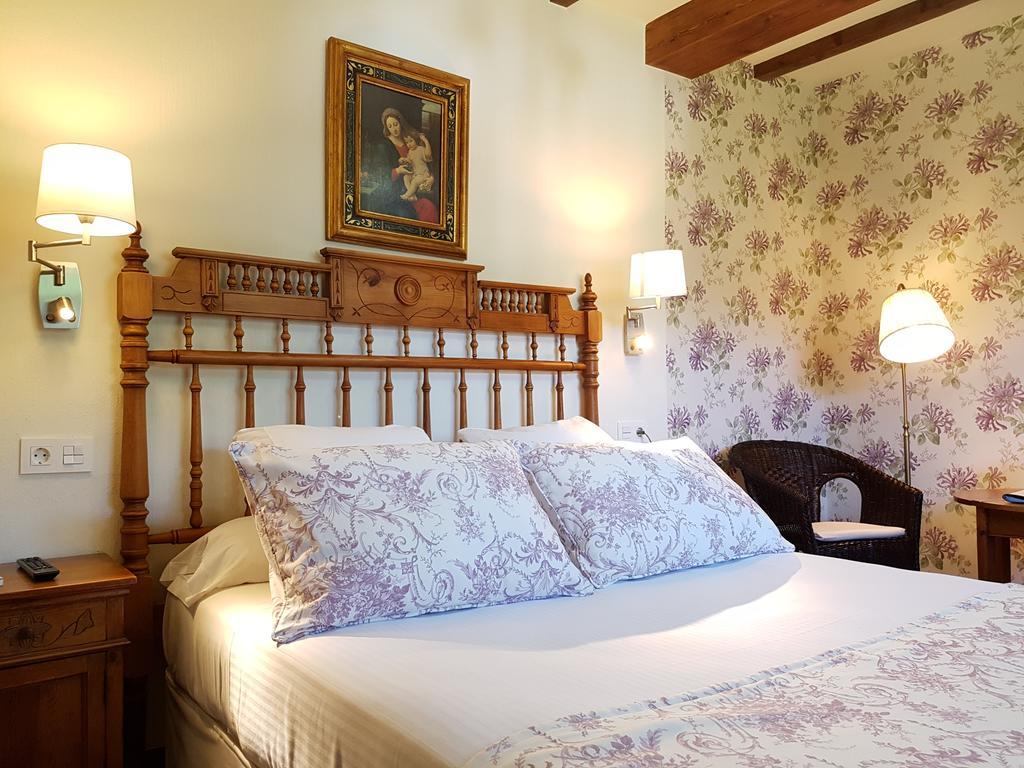 Casa Rural Llugaron I Miravalles 外观 照片