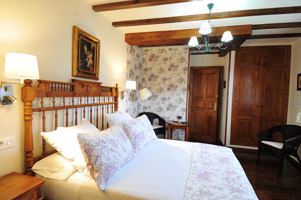 Casa Rural Llugaron I Miravalles 外观 照片