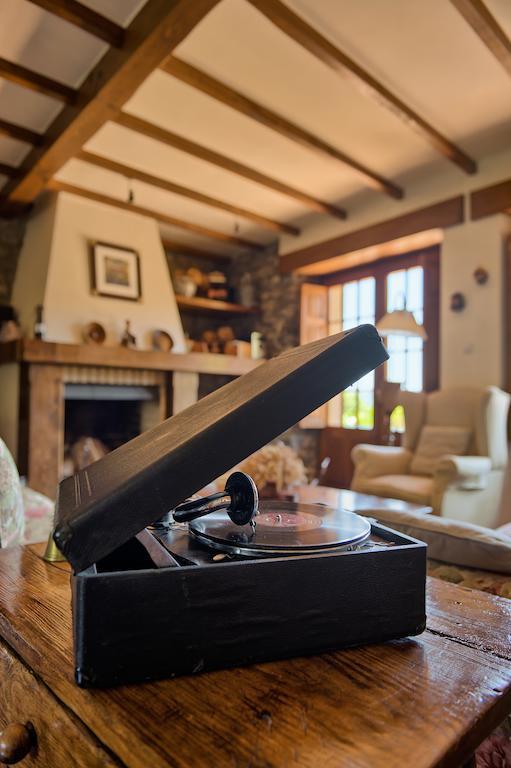 Casa Rural Llugaron I Miravalles 外观 照片