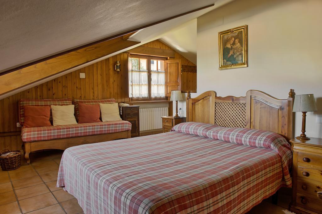Casa Rural Llugaron I Miravalles 客房 照片