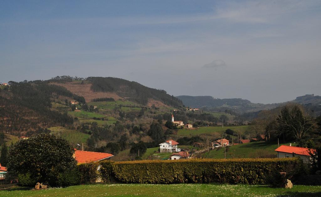 Casa Rural Llugaron I Miravalles 外观 照片