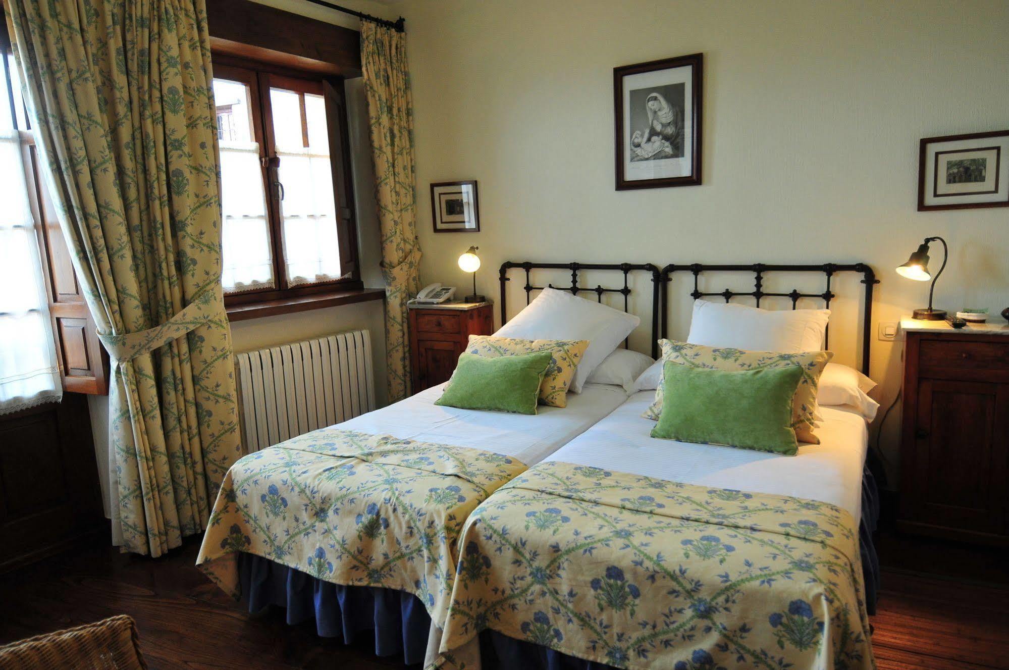 Casa Rural Llugaron I Miravalles 外观 照片