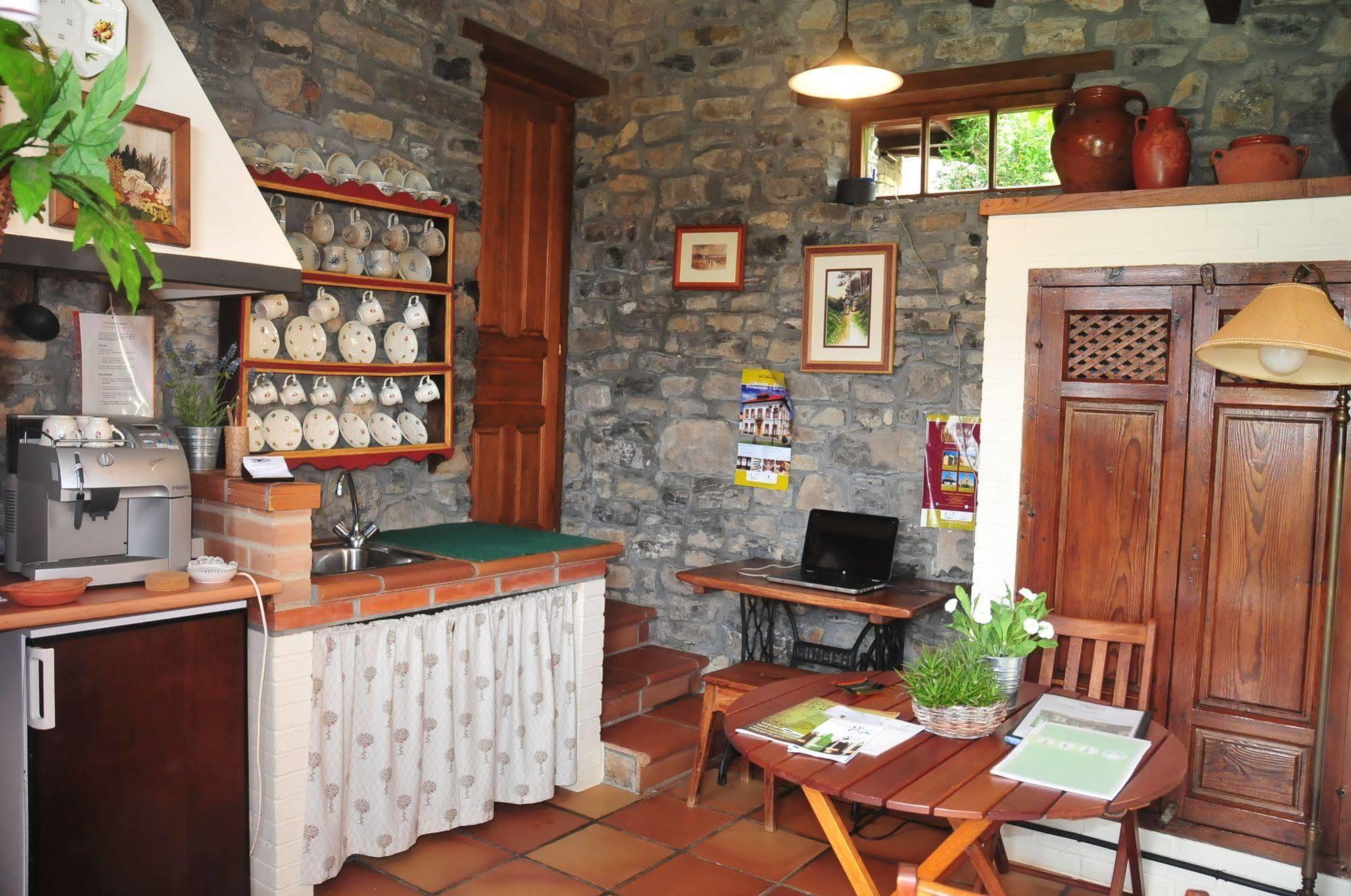 Casa Rural Llugaron I Miravalles 外观 照片